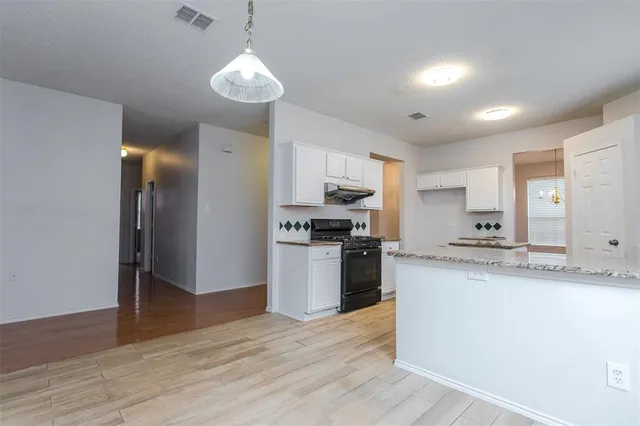 $2,600 | 738 Opal Lane, Mesquite, TX 75149