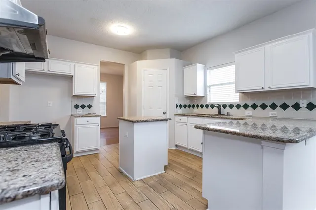 $2,600 | 738 Opal Lane, Mesquite, TX 75149