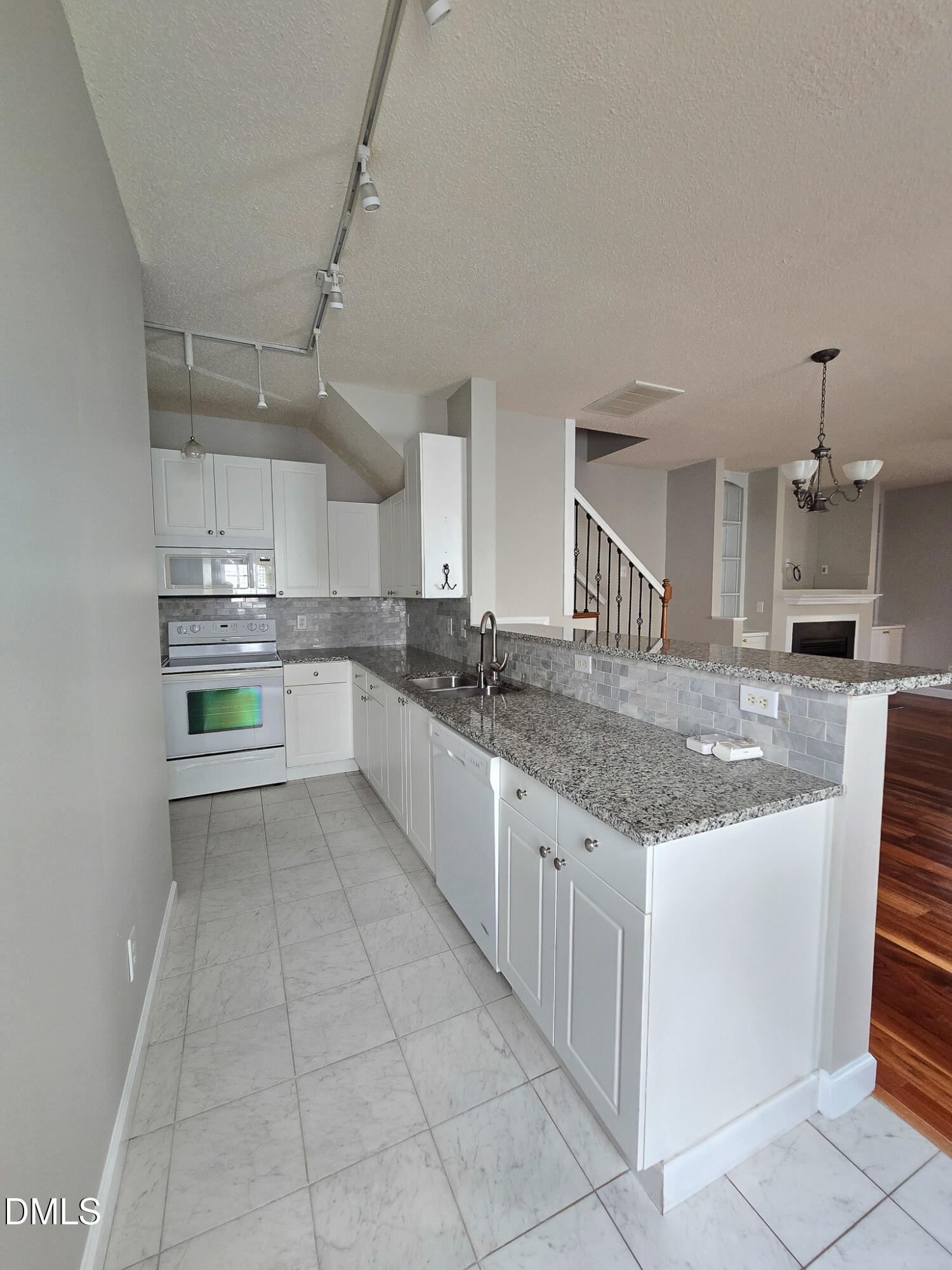 2008 Metacomet Way Raleigh, NC 27604 - Photo 5 of 31 20260627_112739