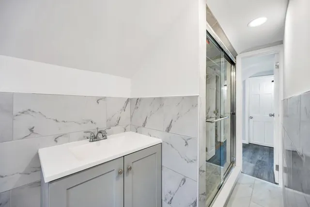 $829,999 | 225-20 111th Avenue | Queens Village