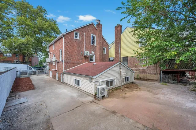 $829,999 | 225-20 111th Avenue | Queens Village