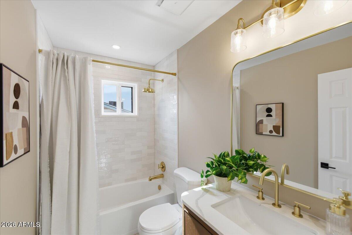 1024 East Butler Drive Phoenix, AZ 85020 - Photo 14 of 60 Hall Bath