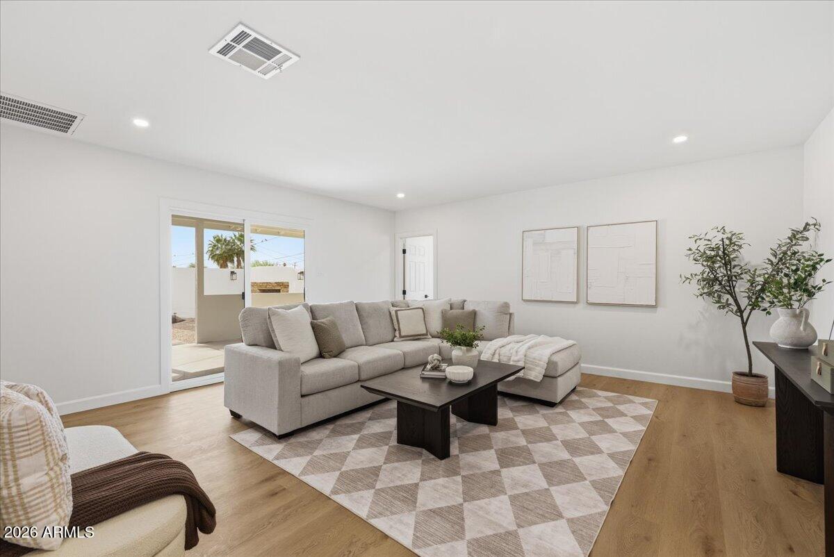 1024 East Butler Drive Phoenix, AZ 85020 - Photo 15 of 60 21-1024_E_Butler_Dr_21