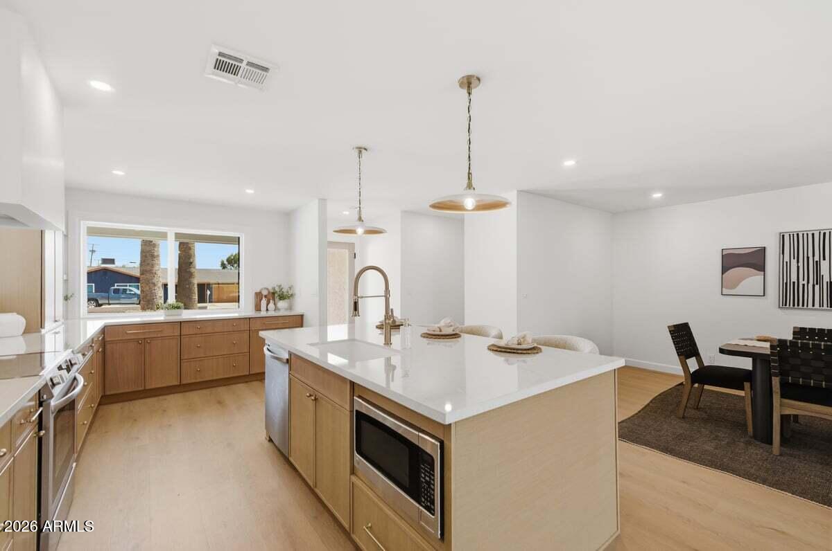 1024 East Butler Drive Phoenix, AZ 85020 - Photo 4 of 60 1024_E_Butler_Dr_Kitchen_4