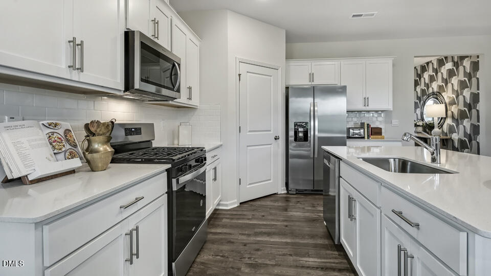 93 Stone Apiary Drive Angier, NC 27501 - Photo 9 of 39 Kitchen