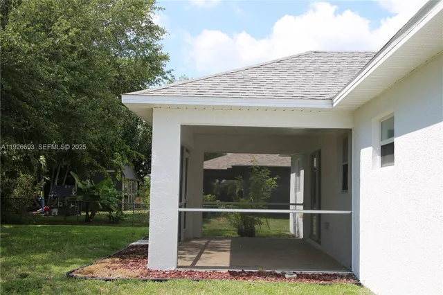 a view of outdoor space