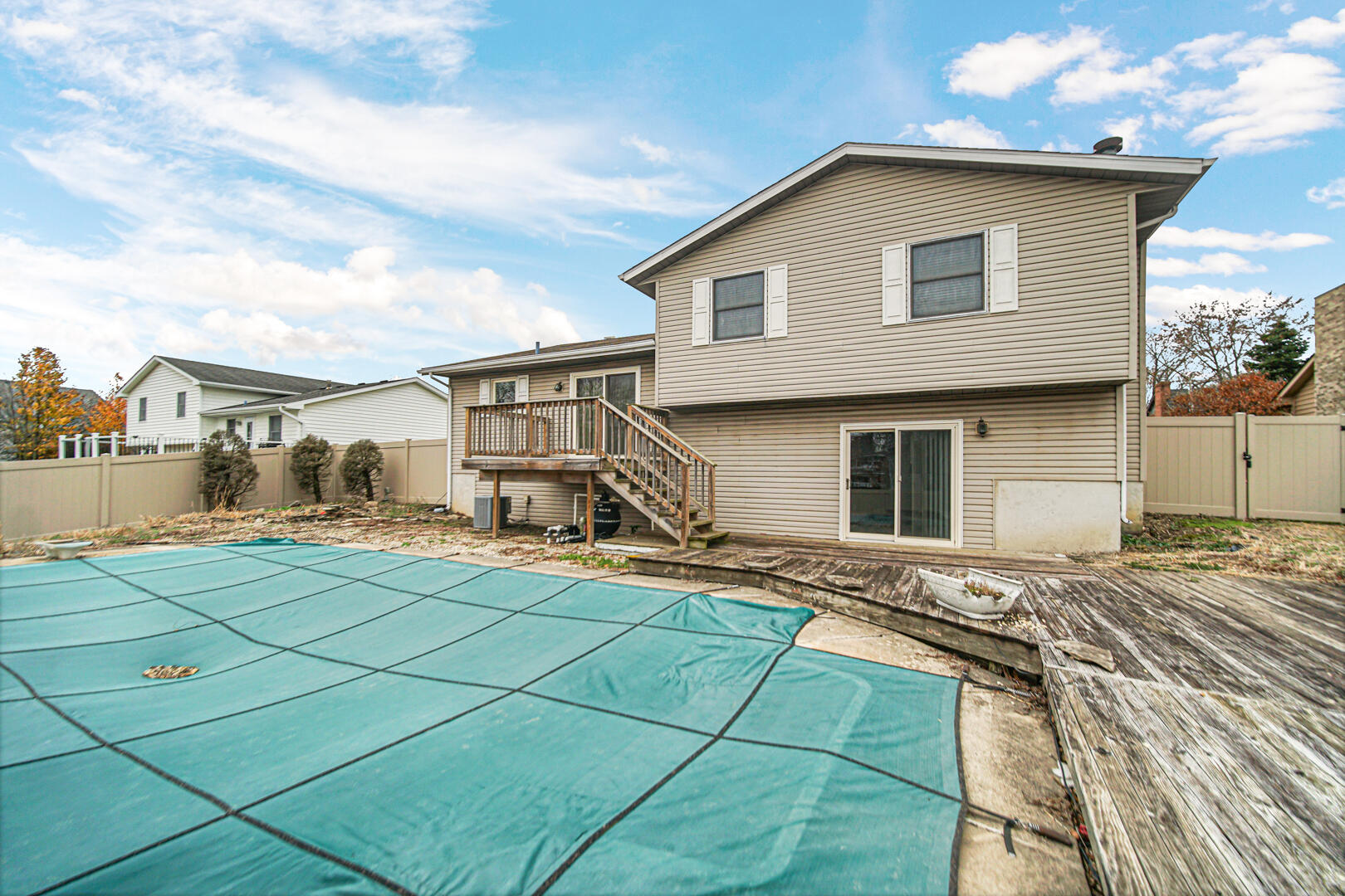 700 Meadow Lane Crown Point, IN 46307 - Photo 28 of 28 a front view of a house with yard