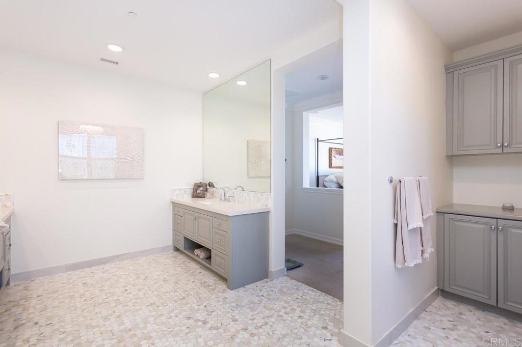 1010 Scarlet Way Encinitas, CA 92024 - Photo 17 of 38