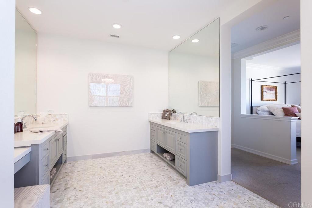 1010 Scarlet Way Encinitas, CA 92024 - Photo 18 of 38