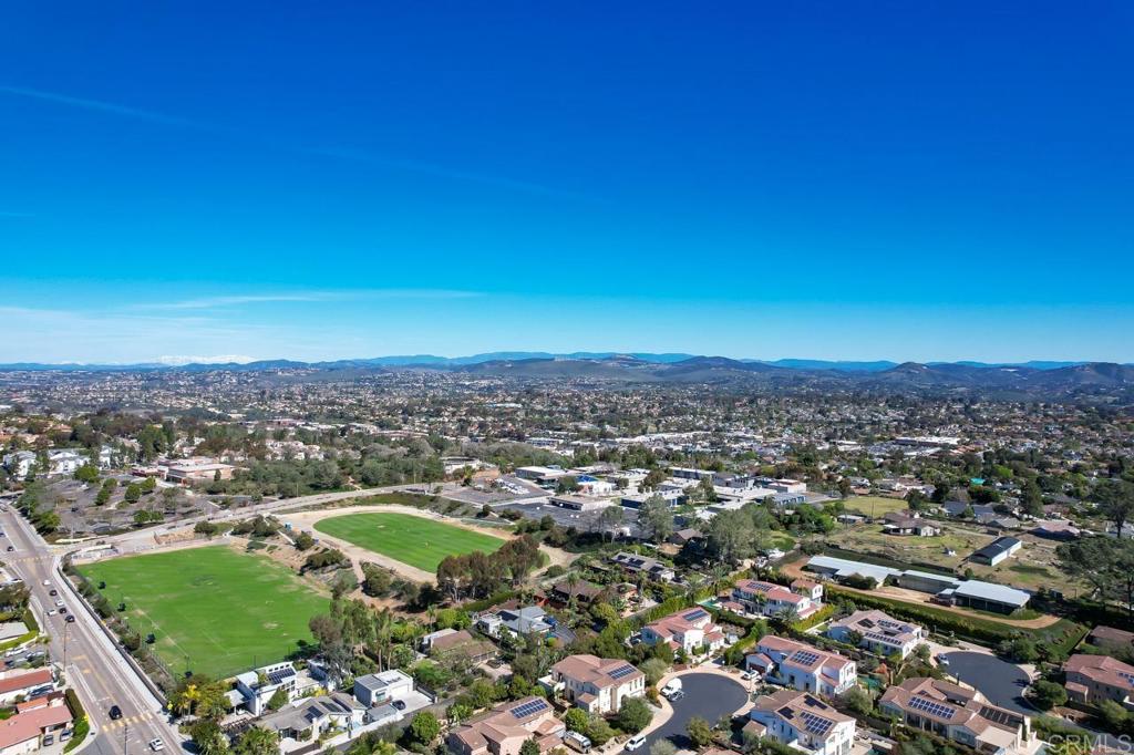 1010 Scarlet Way Encinitas, CA 92024 - Photo 35 of 38