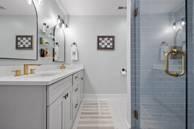 a view of a kitchen and dining room
