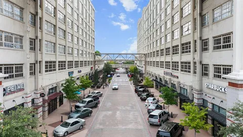 $495,000 | 2600 West 7th Street, Unit 1439, Fort Worth, TX 76107