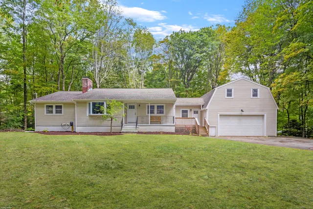 $705,000 | 28 Bradley Lane, Newtown, CT 06482