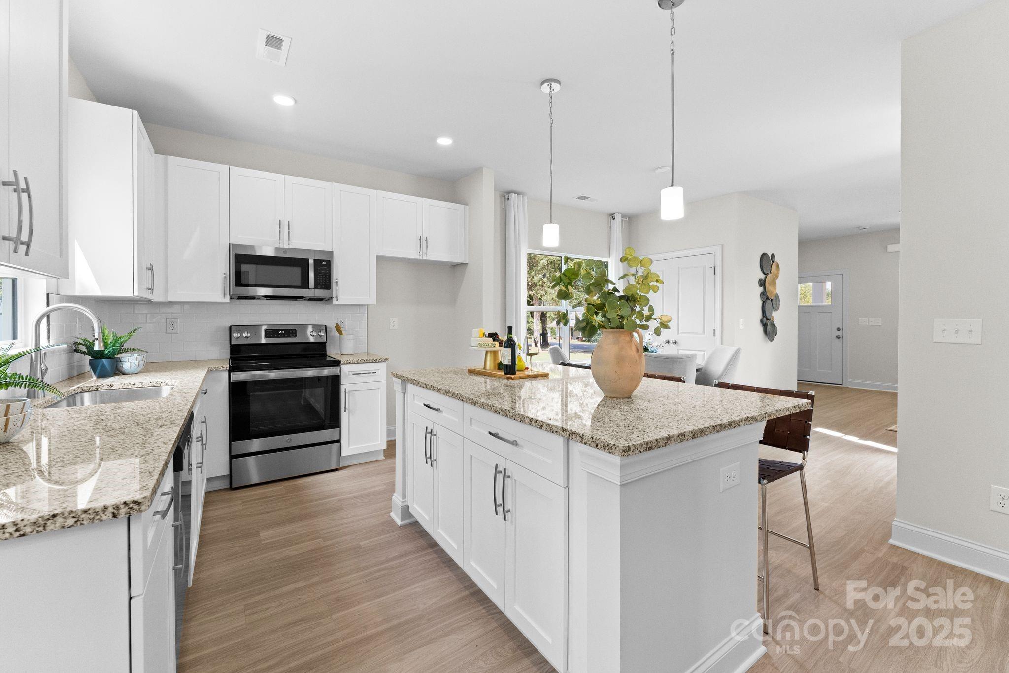 949 Carson Road Gastonia, NC 28052 - Photo 4 of 41 Gallery Image 4