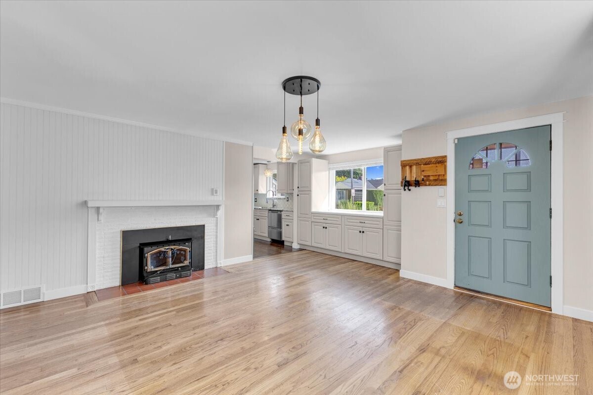 4816 Southwest Alaska Street Seattle, WA 98116 - Photo 10 of 38 Gallery Image 10