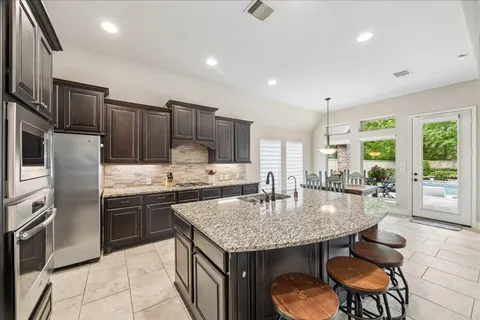 $760,000 | 116 Wade Pointe Drive, Montgomery, TX 77316