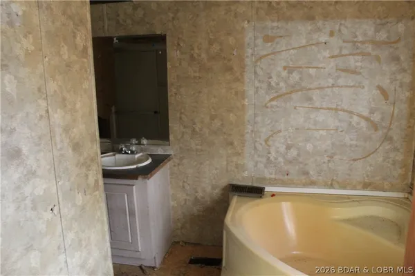 $74,950 | 88 Benton Road, Iberia, MO 65486