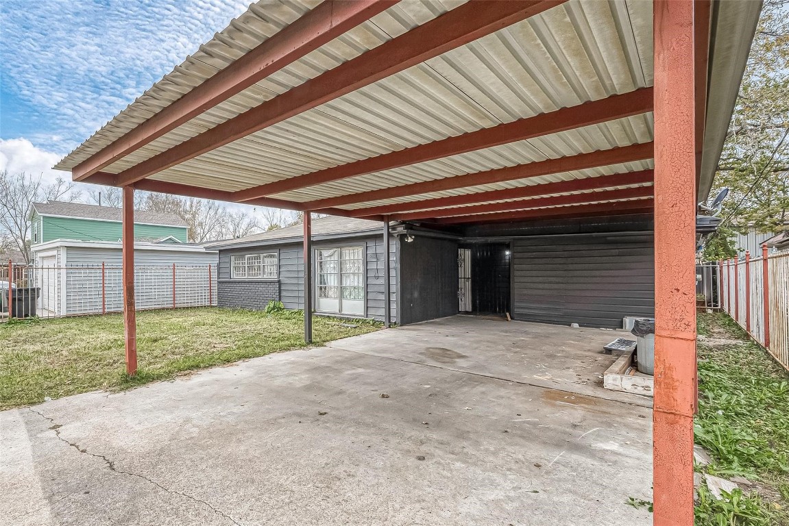 6718 Madrid Street Houston, TX 77021 - Photo 3 of 26