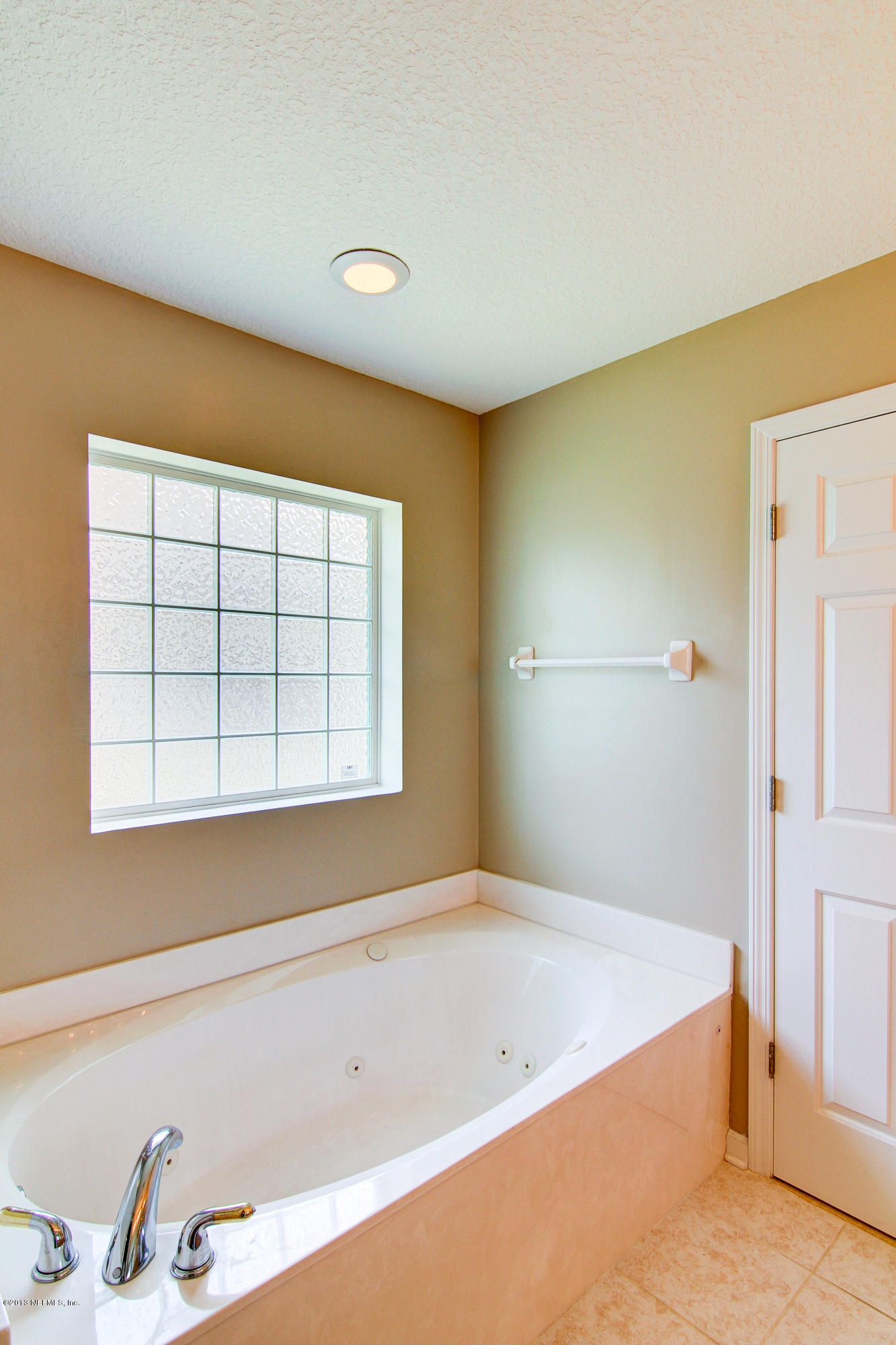 6527 Ginnie Springs Road Jacksonville, FL 32258 - Photo 26 of 35 Garden Tub great for relaxing!