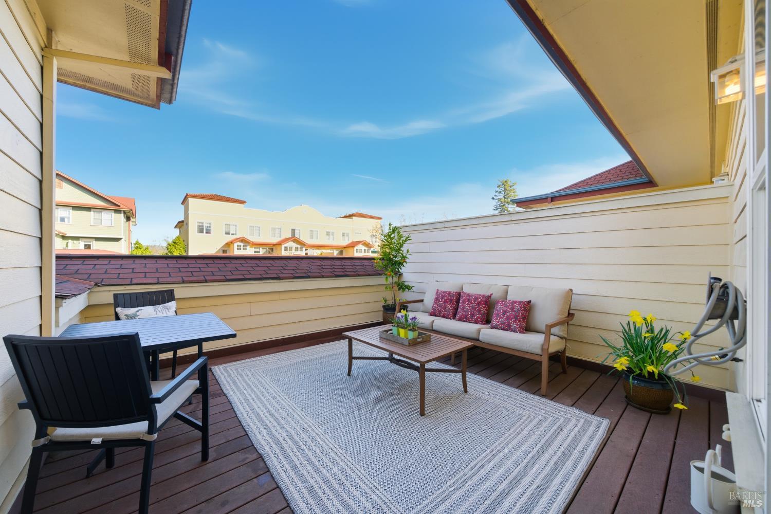 191 Johnson Street Windsor, CA 95492 - Photo 29 of 34 a view of a terrace with seating area