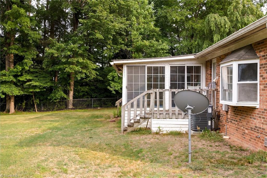 4226 Gumtree Road Winston-Salem, NC 27107 - Photo 7 of 35