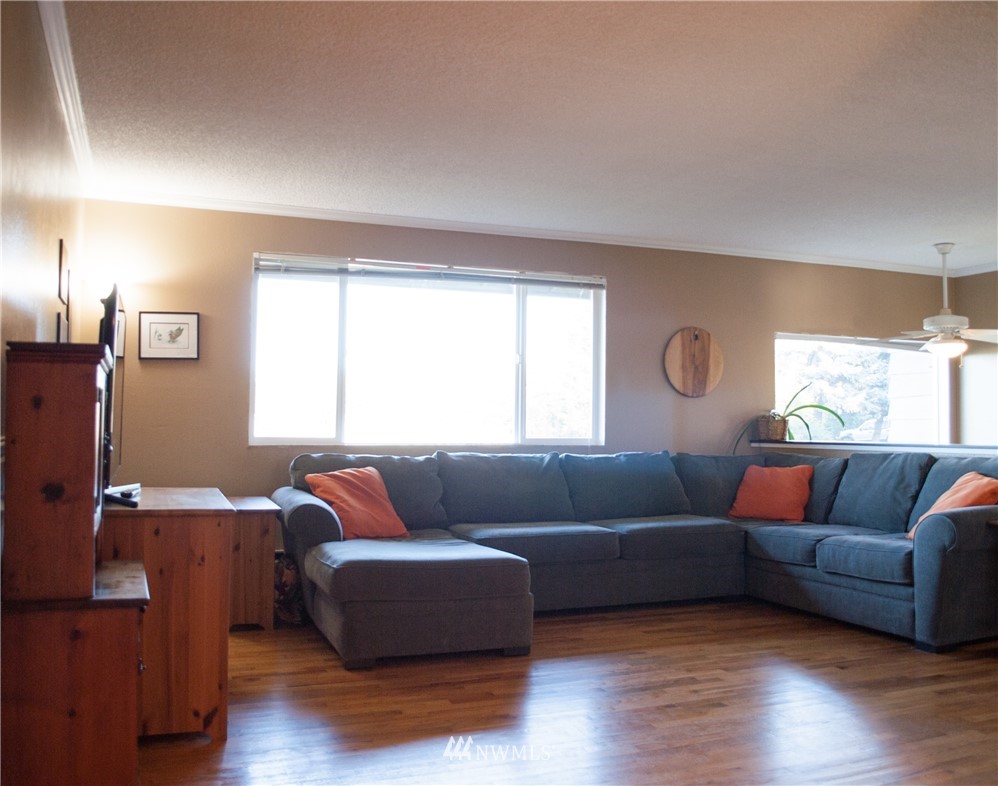 4110 R Avenue Anacortes, WA 98221 - Photo 3 of 22 Gallery Image 3