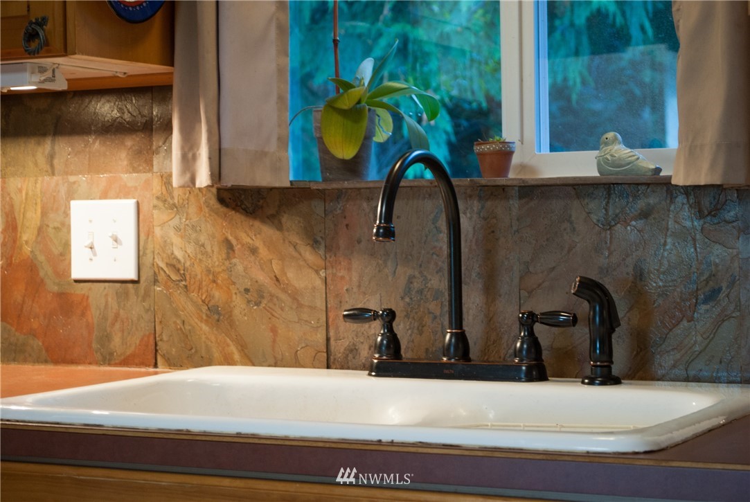 4110 R Avenue Anacortes, WA 98221 - Photo 7 of 22 Gallery Image 7