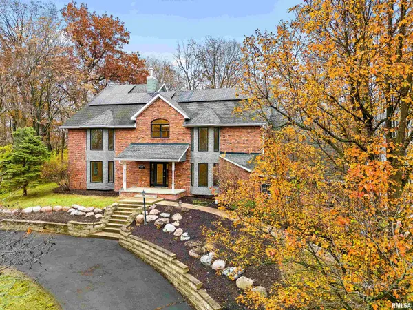 $799,000 | 2211 Sheridan Road, Pekin, IL 61554