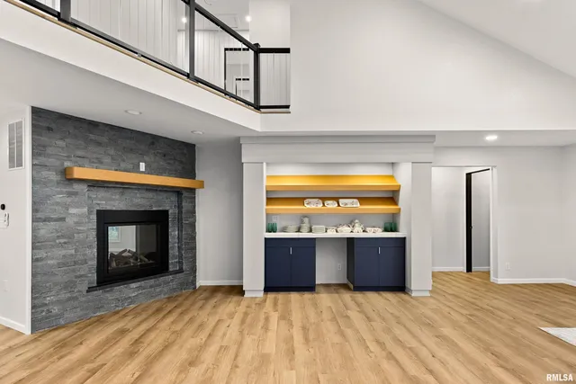 $829,900 | 2211 Sheridan Road, Pekin, IL 61554