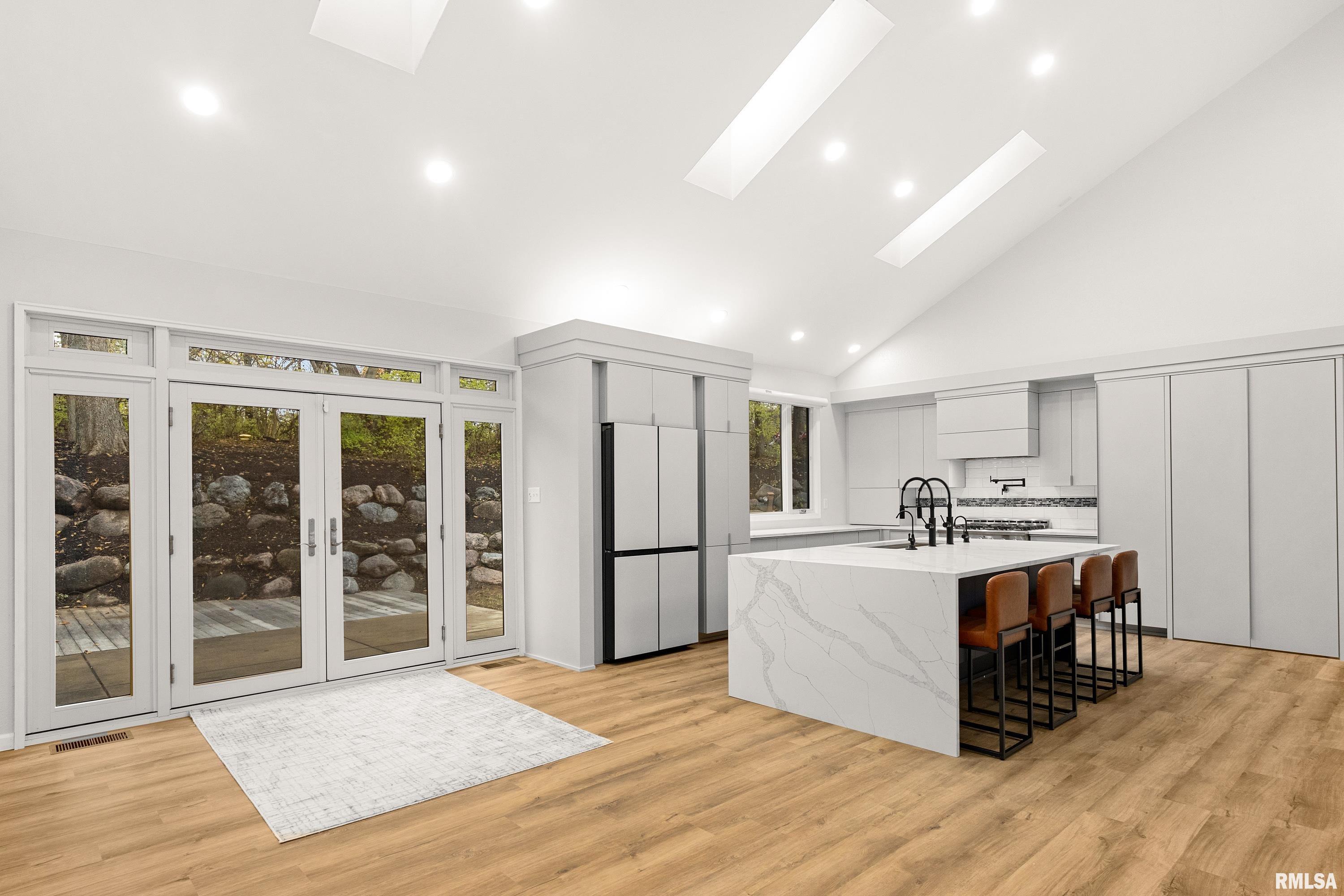 2211 Sheridan Road Pekin, IL 61554 - Photo 17 of 62