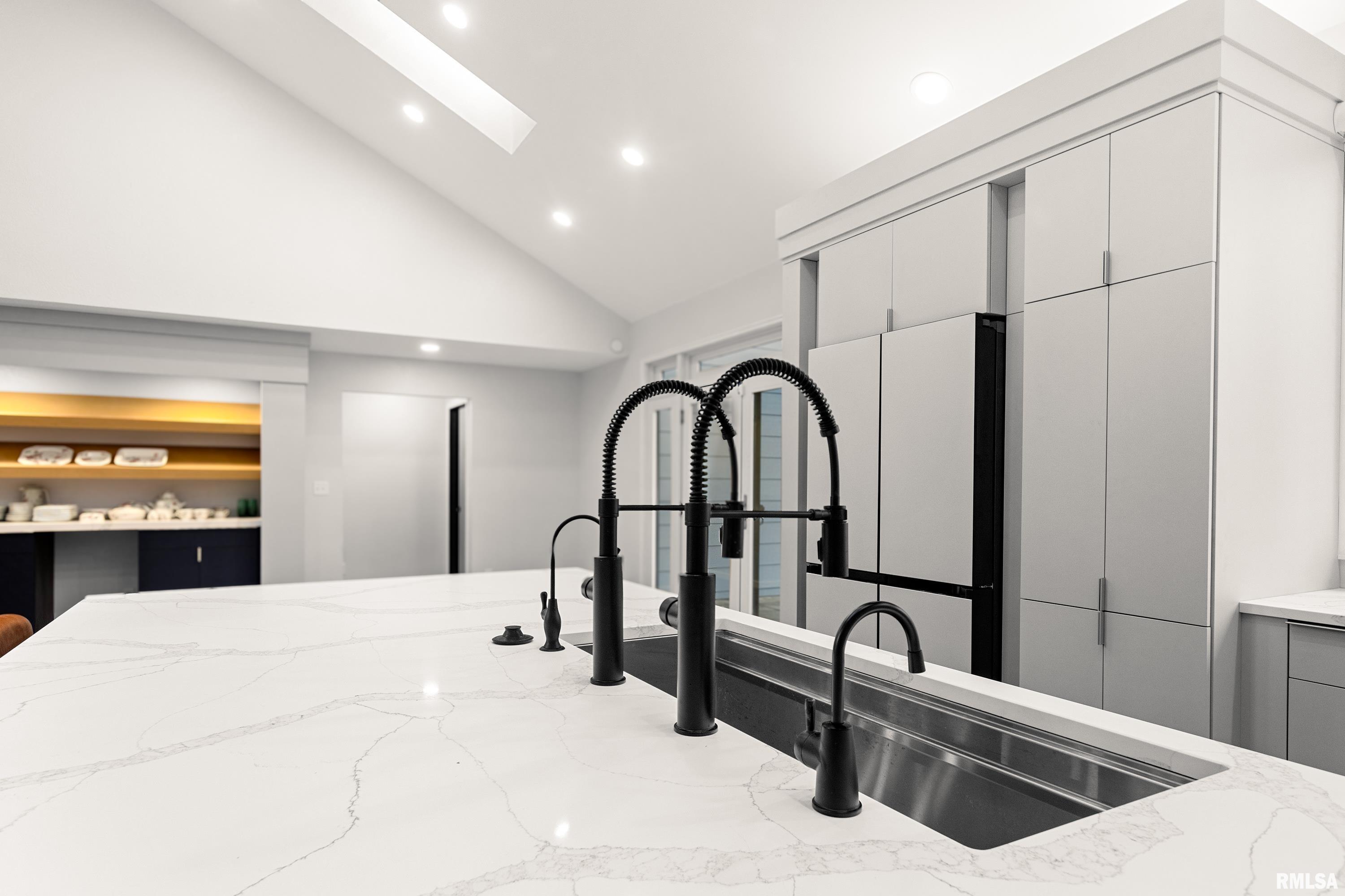 2211 Sheridan Road Pekin, IL 61554 - Photo 22 of 62