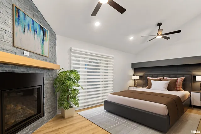 $829,900 | 2211 Sheridan Road, Pekin, IL 61554