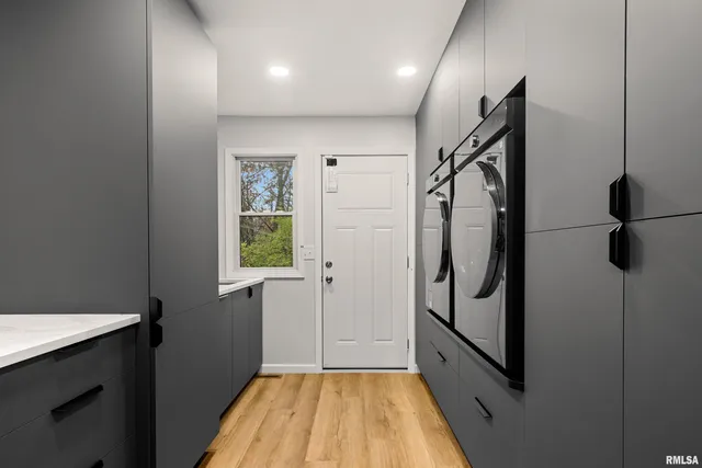 $829,900 | 2211 Sheridan Road, Pekin, IL 61554