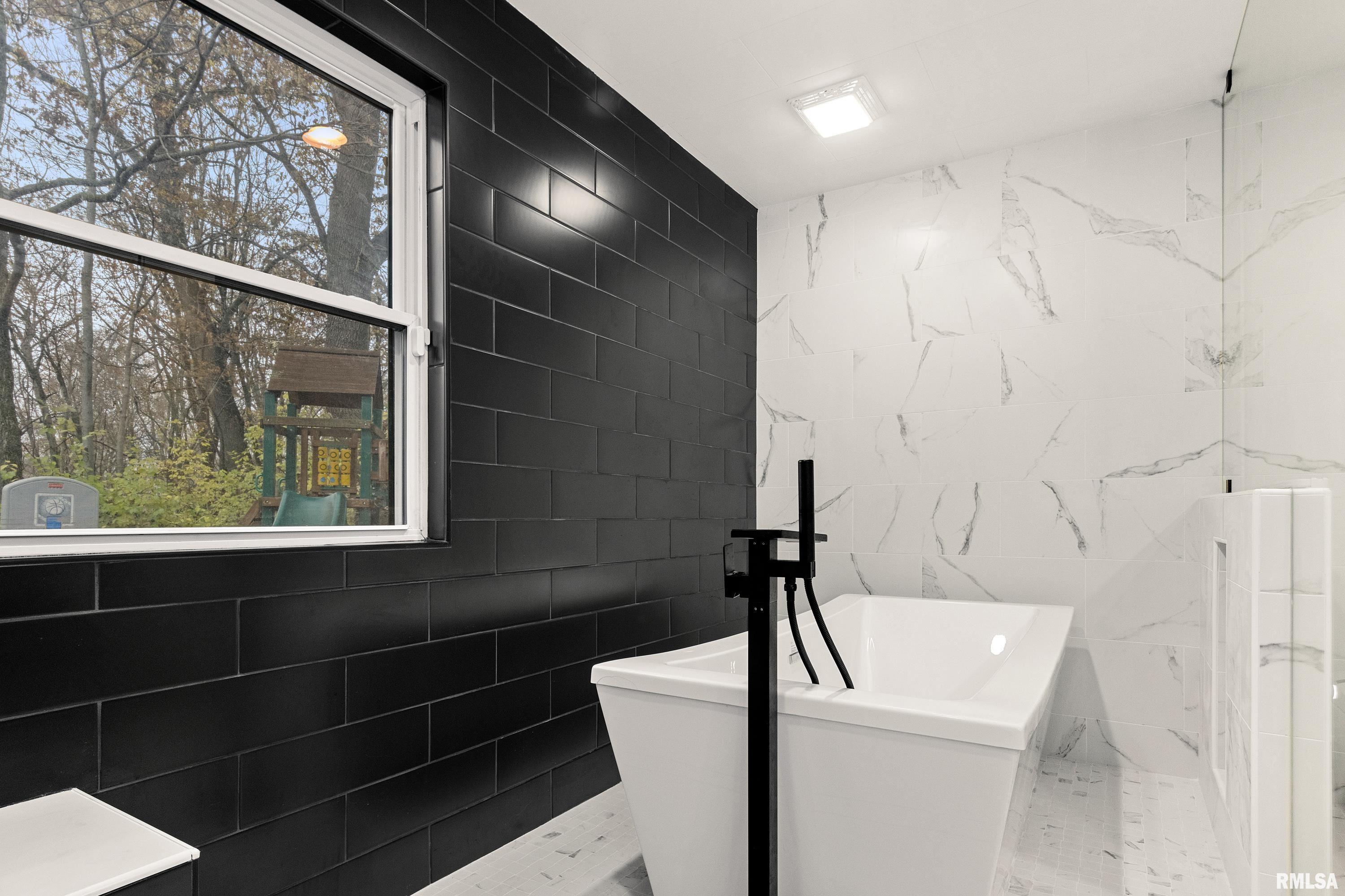 2211 Sheridan Road Pekin, IL 61554 - Photo 32 of 62