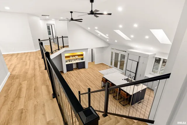 $829,900 | 2211 Sheridan Road, Pekin, IL 61554