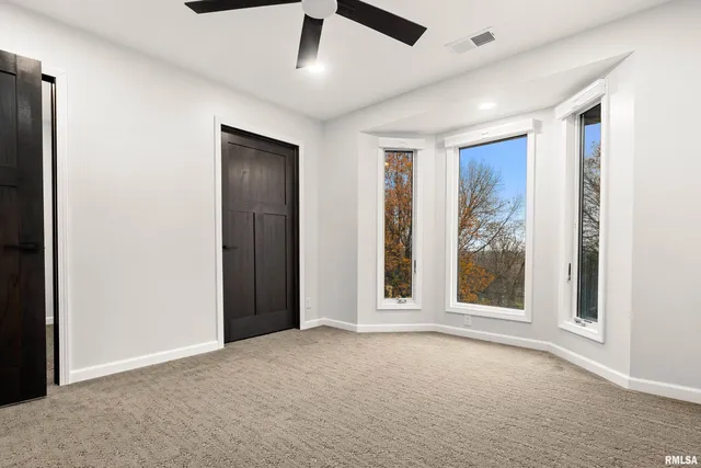 $829,900 | 2211 Sheridan Road, Pekin, IL 61554