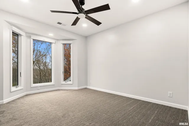 $829,900 | 2211 Sheridan Road, Pekin, IL 61554