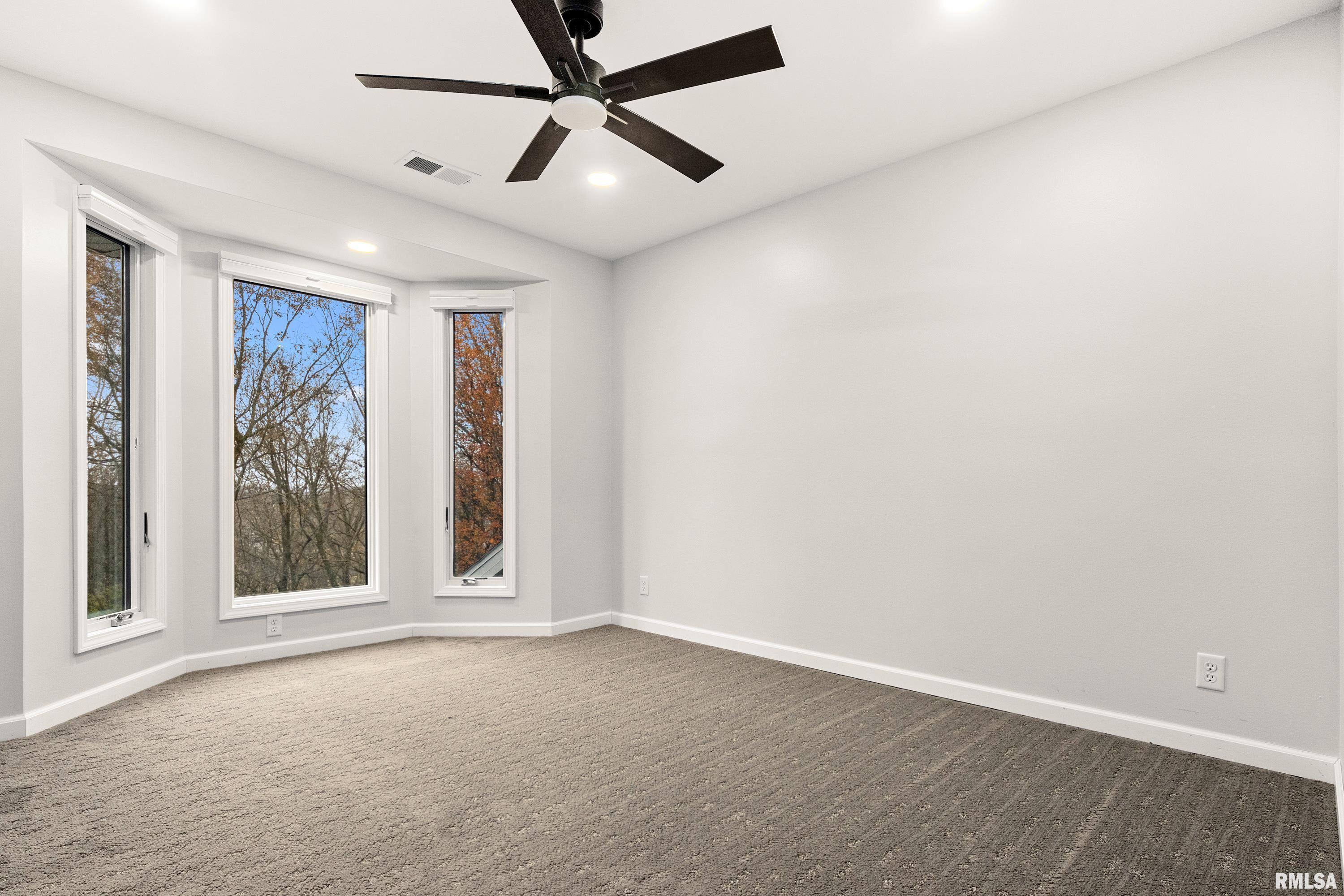 2211 Sheridan Road Pekin, IL 61554 - Photo 38 of 62