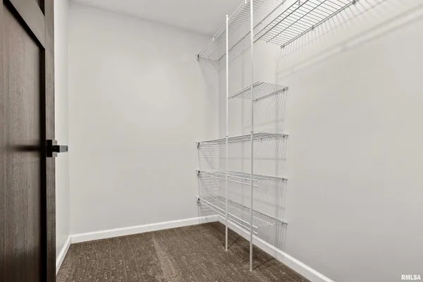 $799,000 | 2211 Sheridan Road, Pekin, IL 61554