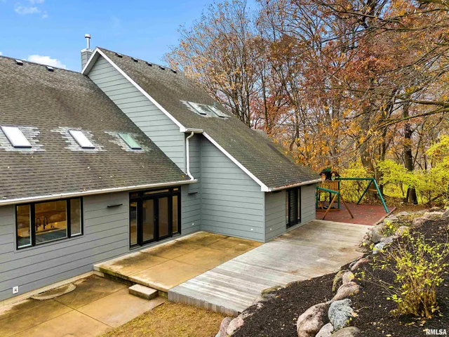 $829,900 | 2211 Sheridan Road, Pekin, IL 61554