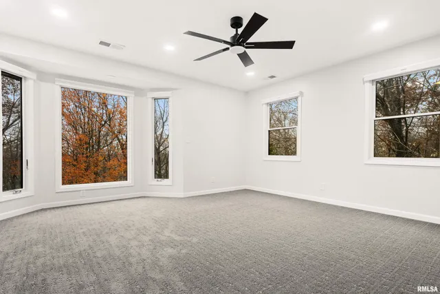 $829,900 | 2211 Sheridan Road, Pekin, IL 61554