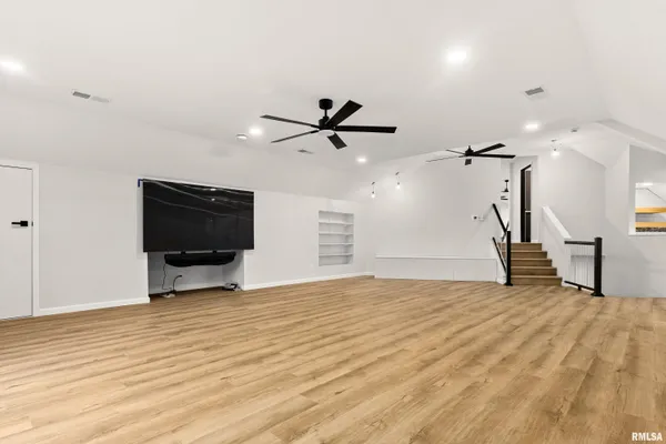 $799,000 | 2211 Sheridan Road, Pekin, IL 61554