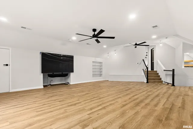 $829,900 | 2211 Sheridan Road, Pekin, IL 61554