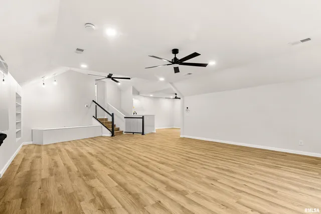 $829,900 | 2211 Sheridan Road, Pekin, IL 61554