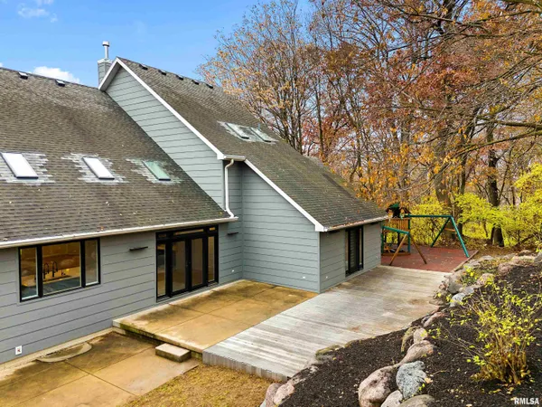 $799,000 | 2211 Sheridan Road, Pekin, IL 61554