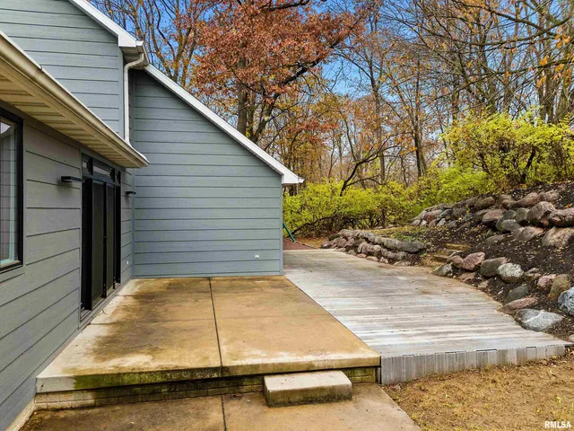 $829,900 | 2211 Sheridan Road, Pekin, IL 61554