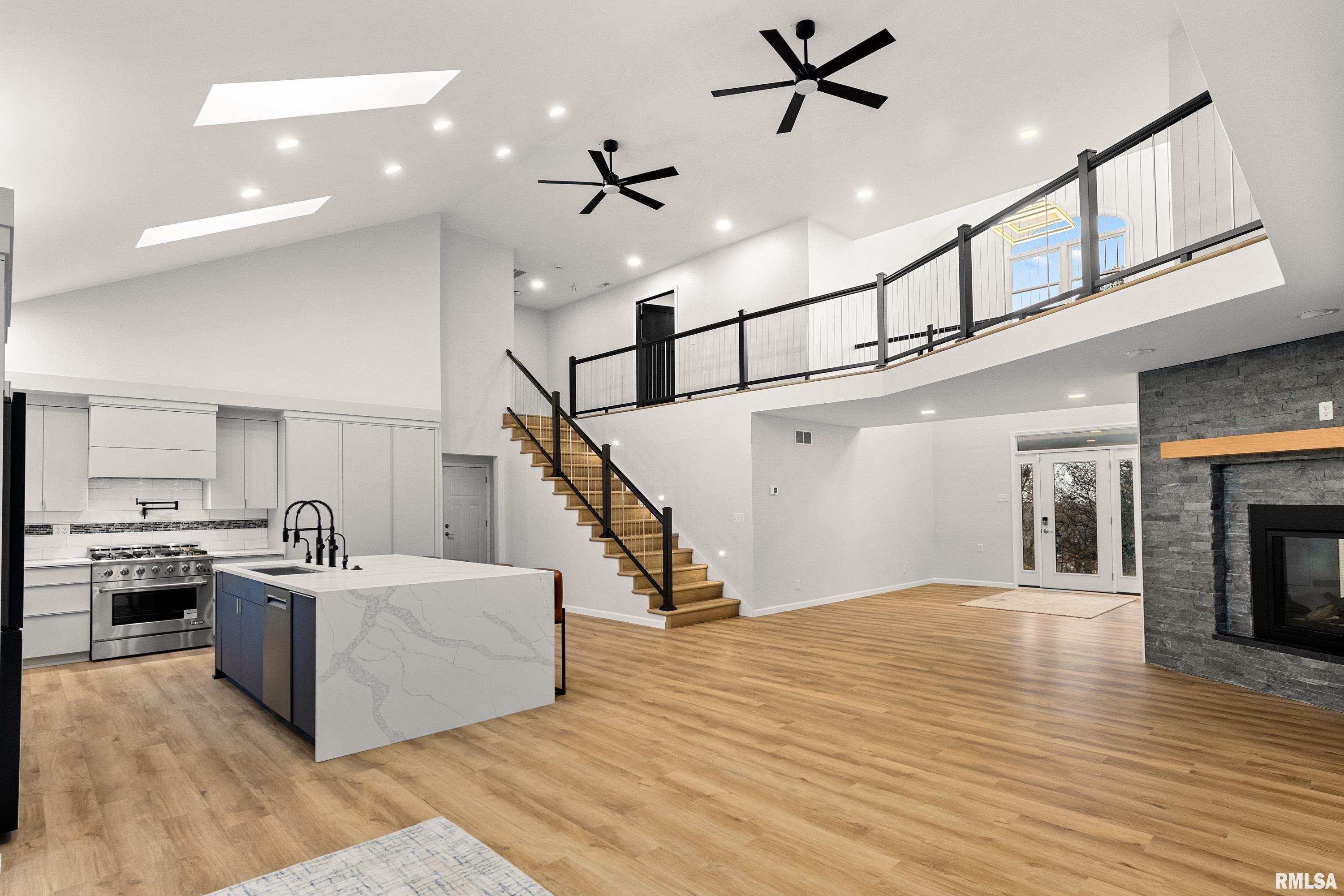 2211 Sheridan Road Pekin, IL 61554 - Photo 6 of 62