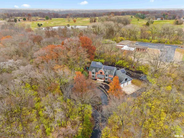 $799,000 | 2211 Sheridan Road, Pekin, IL 61554