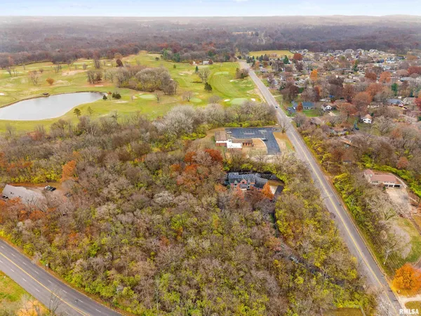 $799,000 | 2211 Sheridan Road, Pekin, IL 61554