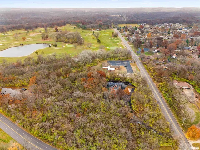 $829,900 | 2211 Sheridan Road, Pekin, IL 61554